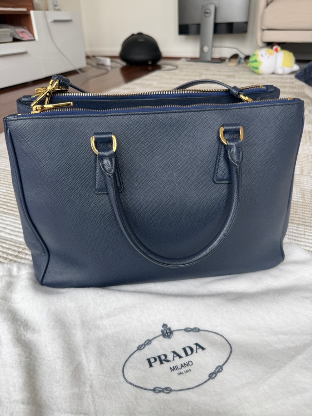 Prada Galleria large Saffiano leather bag - Picture 10 of 17